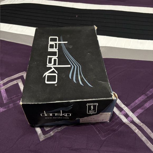 Dansko Women’s Shiny Dark Purple Clogs - Picture 9 of 11